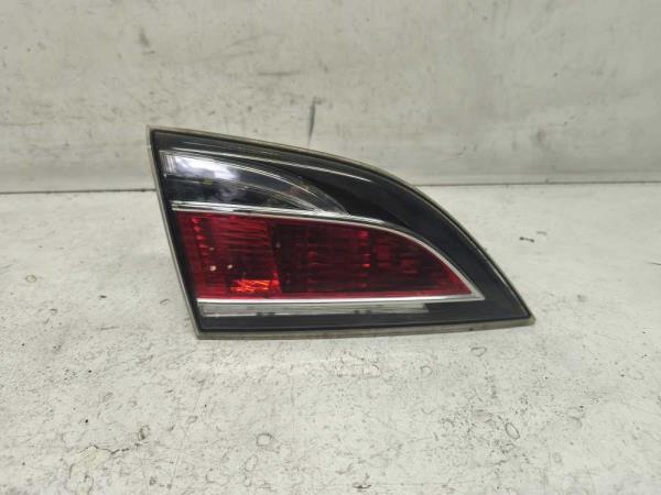 FEU ARRIERE GAUCHE MAZDA BREAK - Vue 1